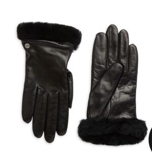 UGG Shearling-Trim Leather Gloves